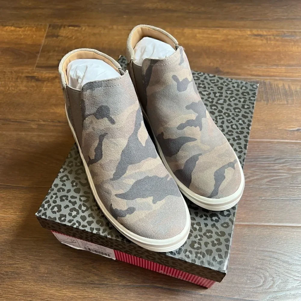 Me Too camo ankle booties